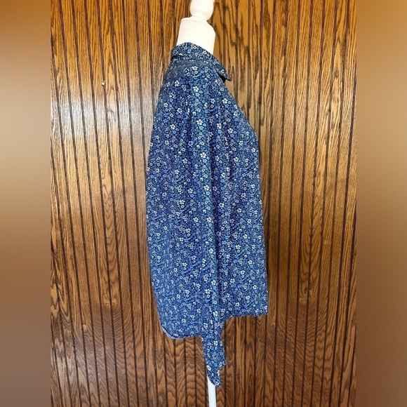 Tommy Hilfiger Women's button up collared Blue Blouse size medium - Picture 2 of 10